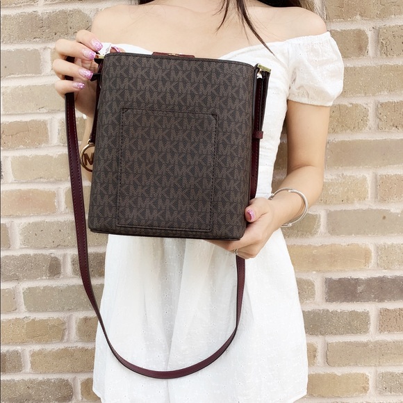 ‼️SALE‼️ Michael kors bucket crossbody - Picture 5 of 5